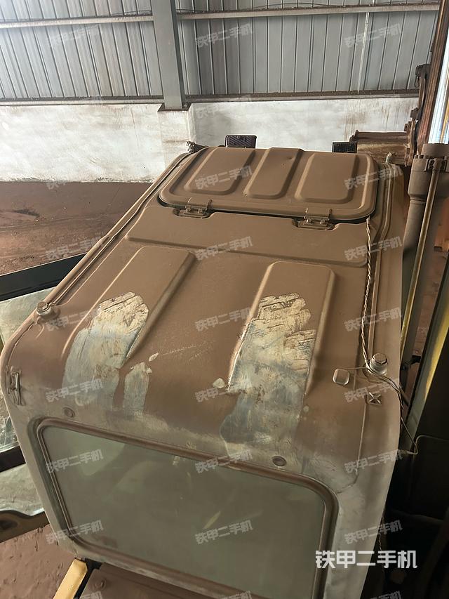 驾驶室顶部（整机外观）