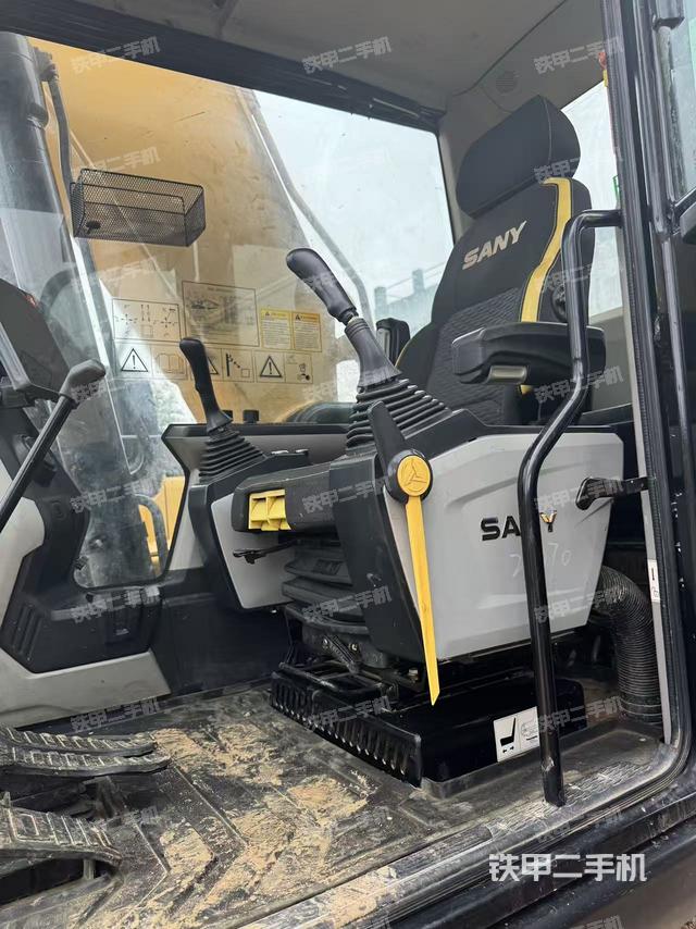 驾驶室整体（整机外观）