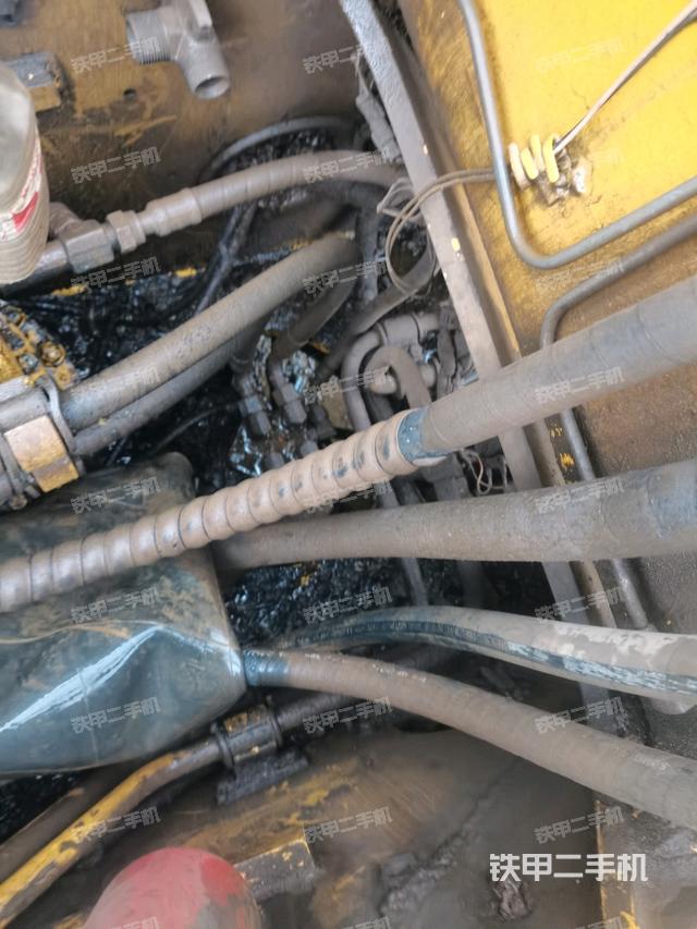 中央回轉(zhuǎn)接頭特寫（上車部件）