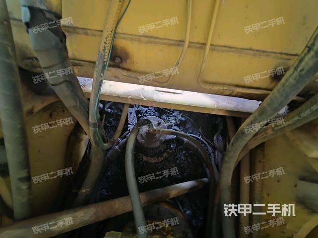 中央回转接头特写（上车部件）