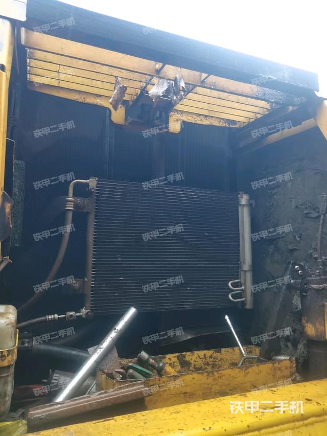 電瓶（大件艙室）