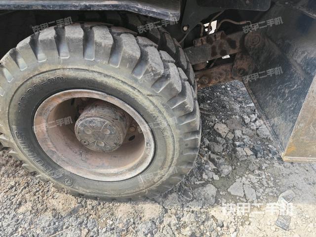 右驱动轮（行走机构）