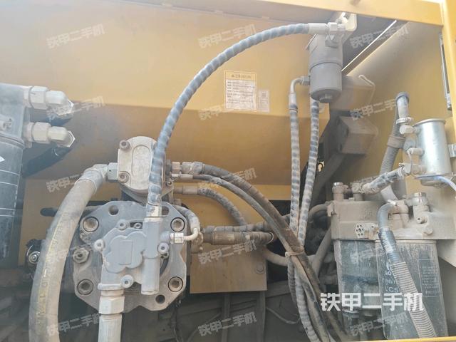 液壓泵斜45?右(大件艙室) 液壓泵斜45?右(大件艙室)