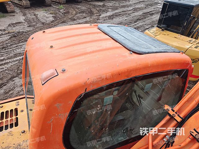 驾驶室顶部（整机外观）