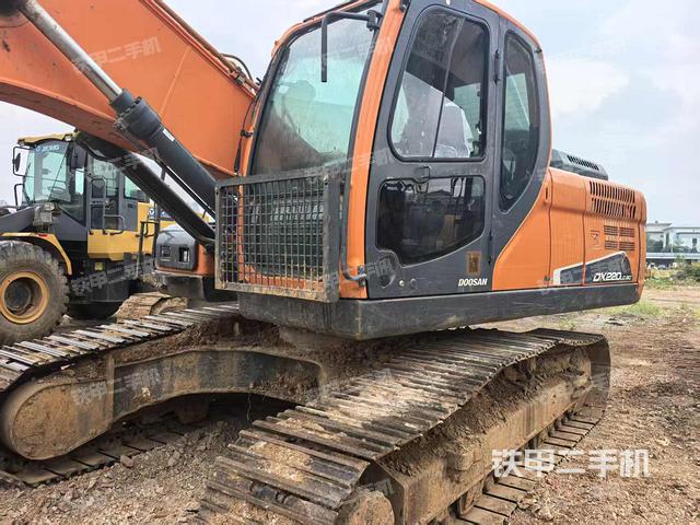 斗山DX220LC-9C挖掘機