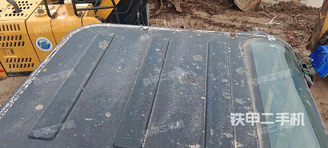 驾驶室顶部（整机外观）