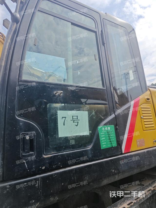 駕駛室左前45度(駕駛室部分) 駕駛室左前45度(駕駛室部分)
