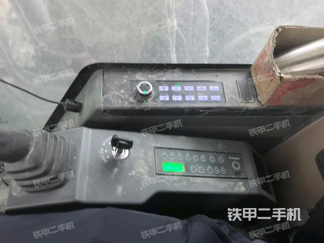 座椅左侧控制台/音响/含左手柄（驾驶室部分）