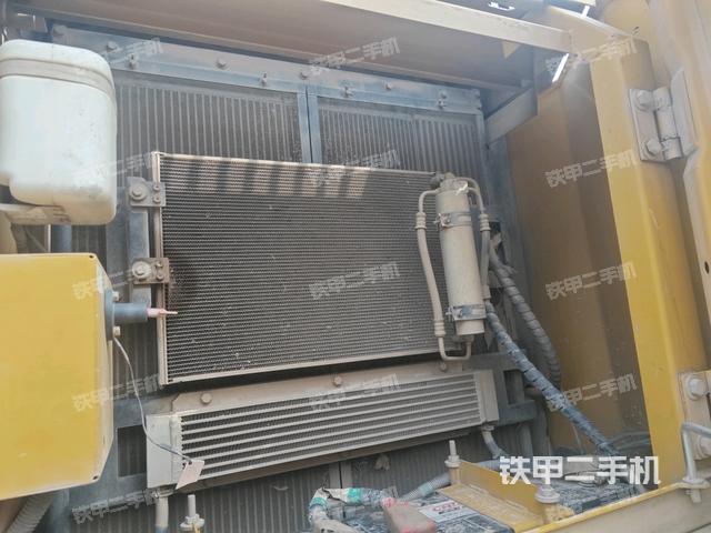 散熱器正面(大件艙室) 散熱器正面(大件艙室)