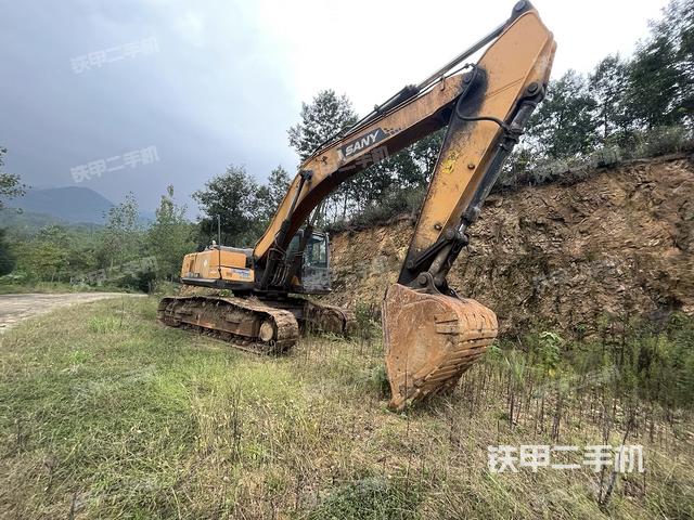 三一重工SY305C挖掘機(jī)