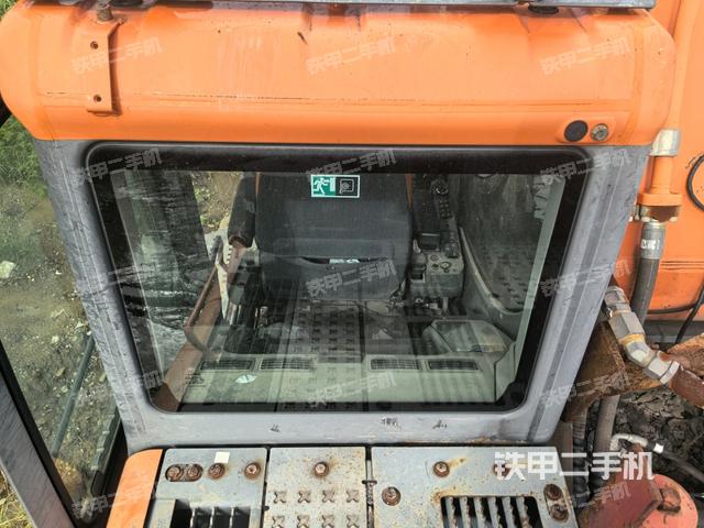 驾驶室顶部（整机外观）