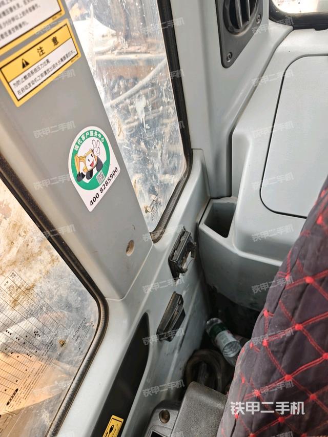 后窗玻璃角标（驾驶室部分）