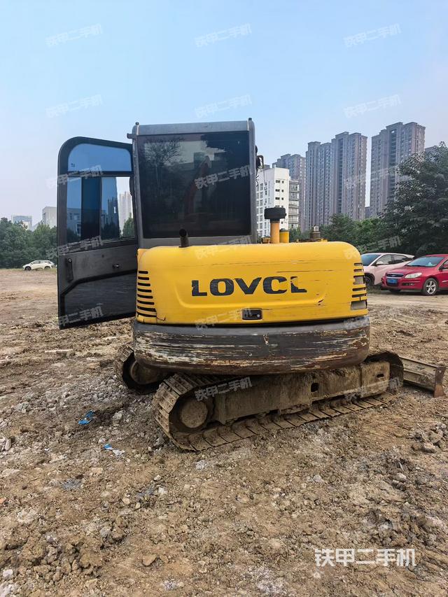 驾驶室顶部（整机外观）