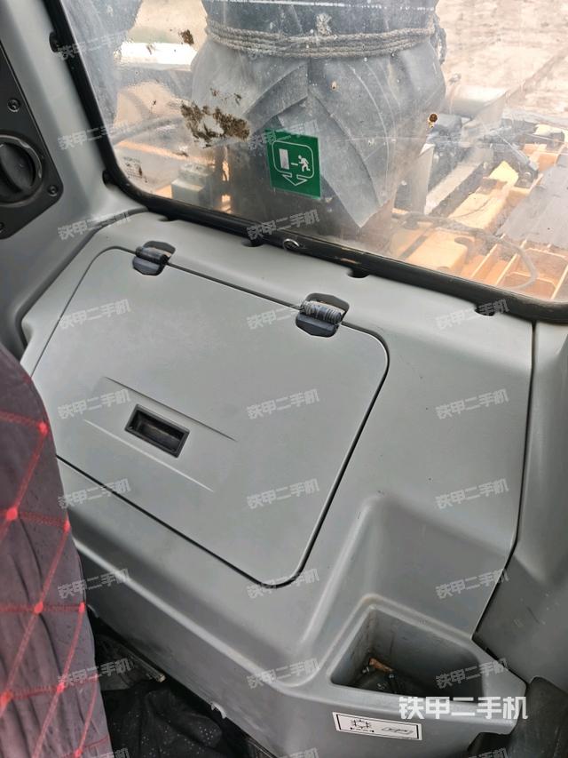 座椅后部（驾驶室部分）