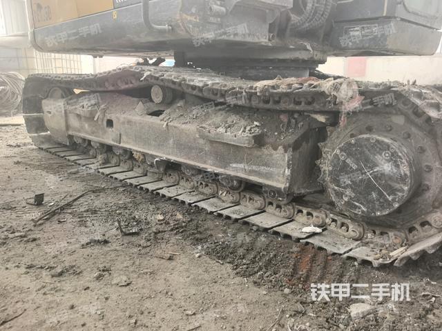 左侧履带整体 （行走机构）