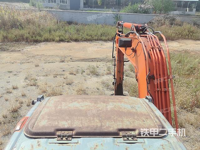 驾驶室顶部（整机外观）