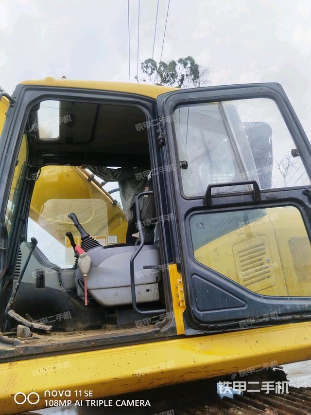 左后方玻璃角标（驾驶室部分）