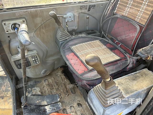 驾驶室整体（整机外观）