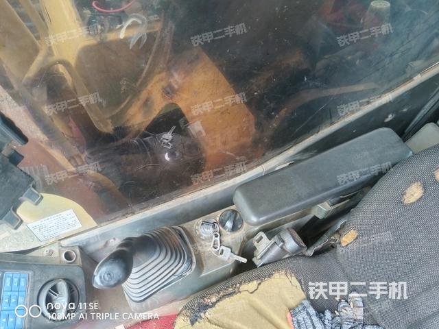 左后方玻璃角标（驾驶室部分）