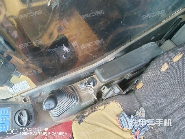 右侧玻璃角标（驾驶室部分）