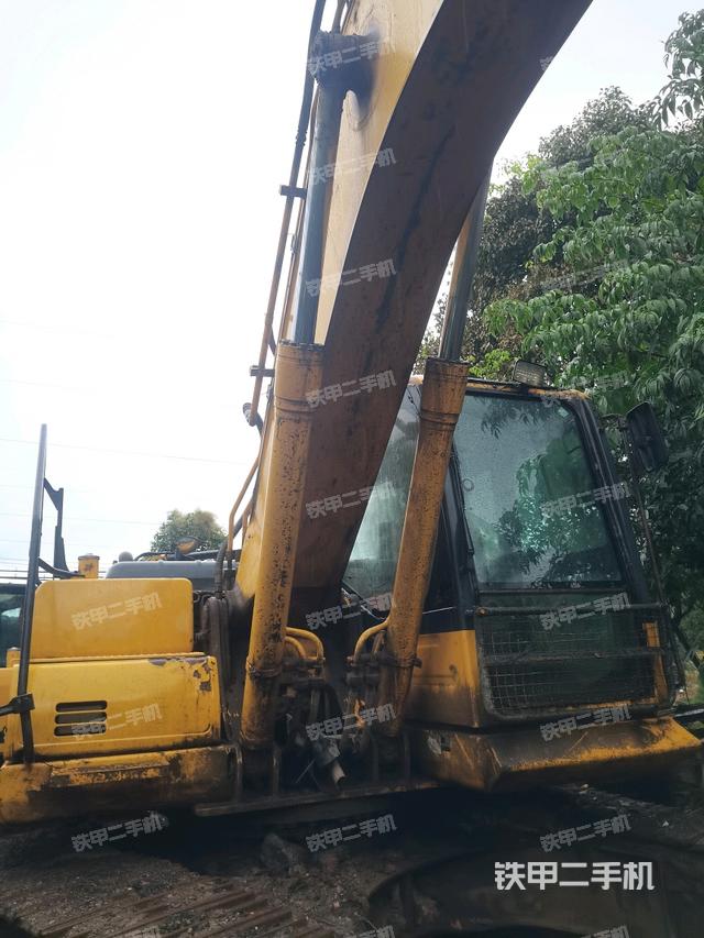 大臂油缸整體?豎拍（工作和回轉(zhuǎn)裝置）