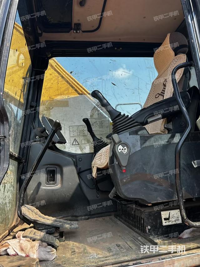 座椅后部（駕駛室部分）