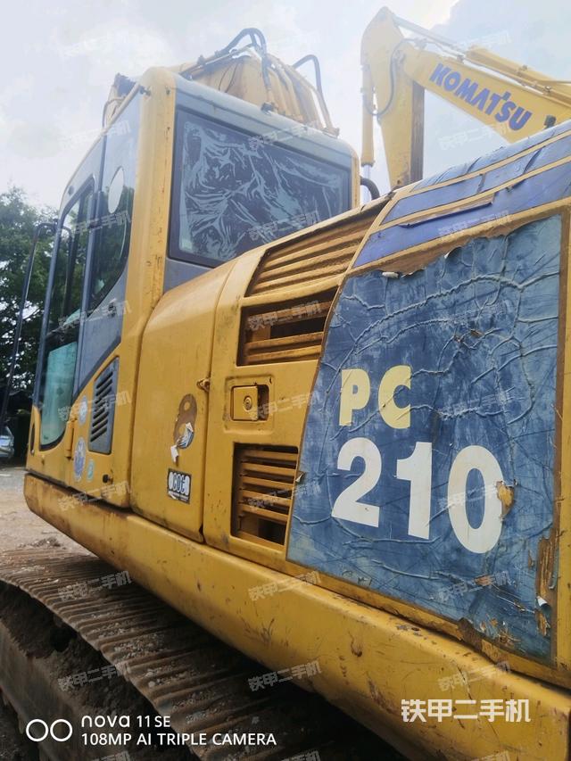 座椅右侧控制台/钥匙门/油门/含右手柄（驾驶室部分）