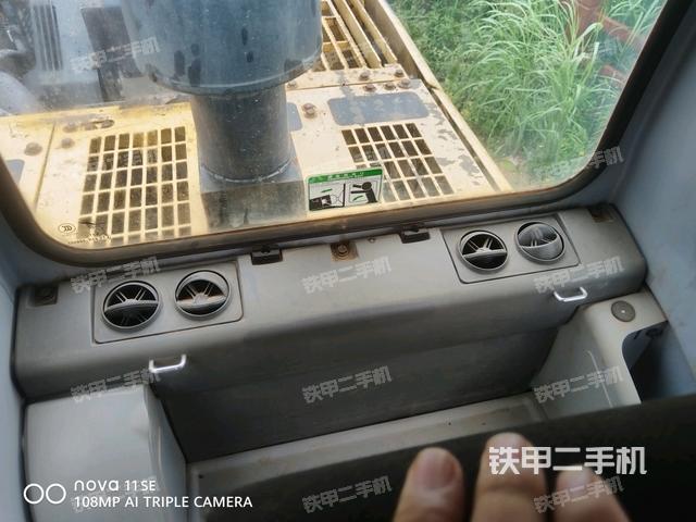 座椅后部（驾驶室部分）