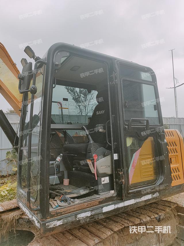 驾驶室整体（整机外观）