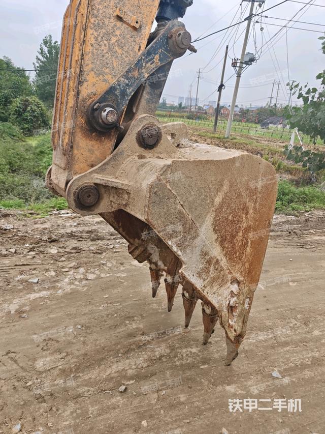 大臂整体 右侧（工作和回转装置）