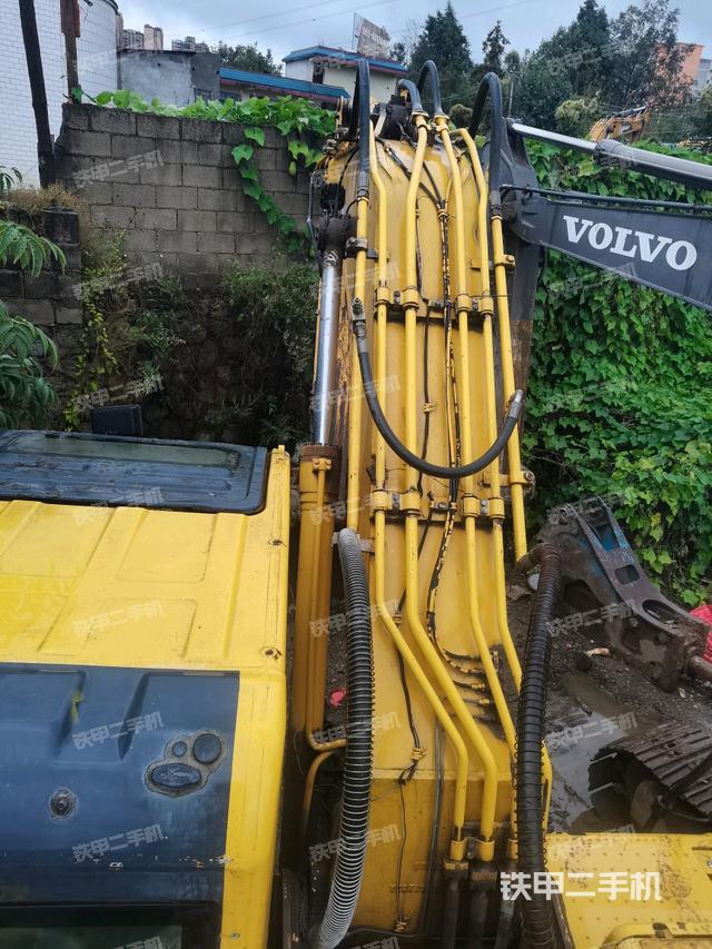 大臂背部俯視（工作和回轉(zhuǎn)裝置）