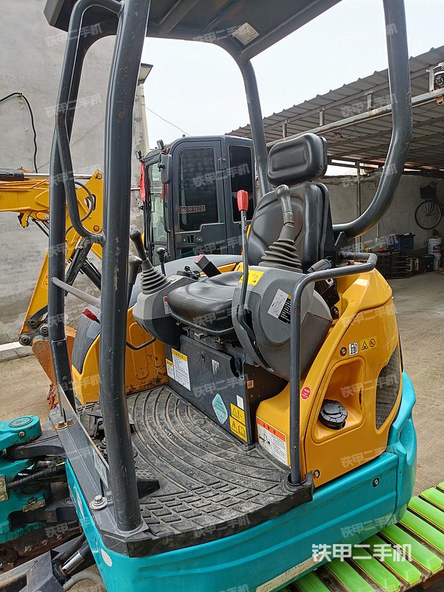 驾驶室整体（整机外观）