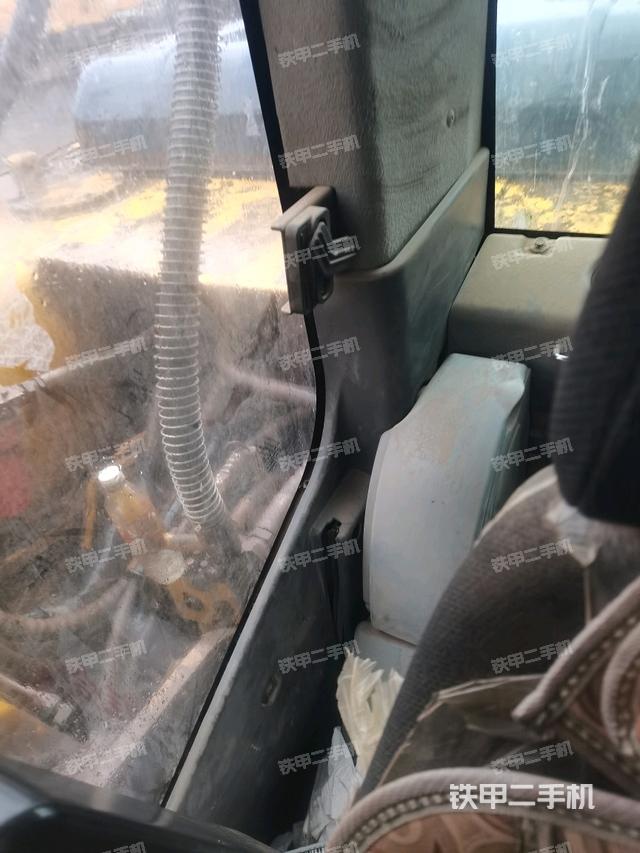 右側(cè)玻璃角標（駕駛室部分）