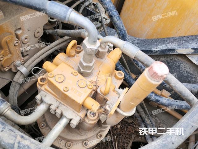 回转马达和主控阀（整机外观）