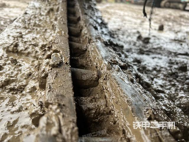 单侧履带整体（整机外观）