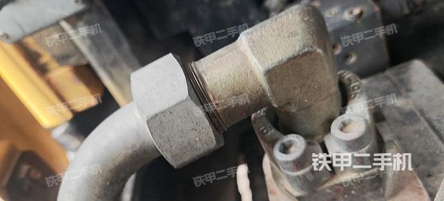 回转马达和主控阀（整机外观）