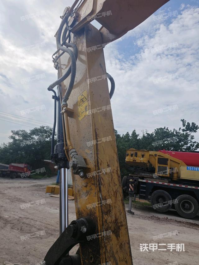 小臂整体左后（工作和回转装置）