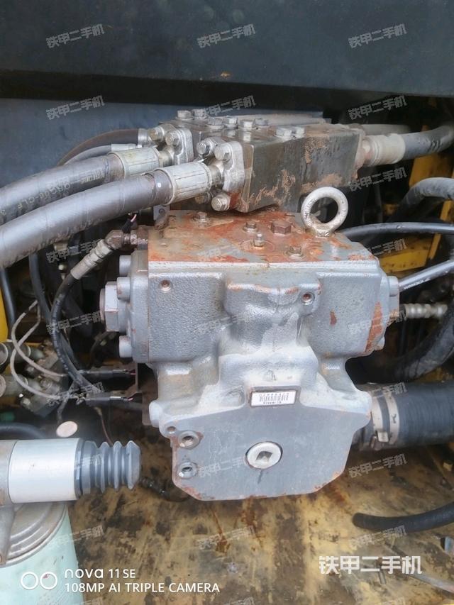 液压泵斜45 左（大件舱室）