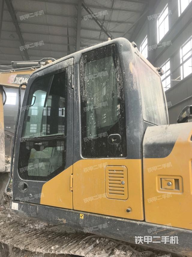 座椅右侧控制台/钥匙门/油门/含右手柄（驾驶室部分）