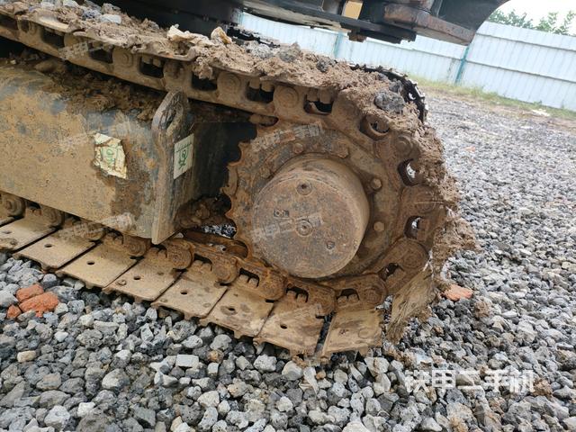 右驱动轮（行走机构）