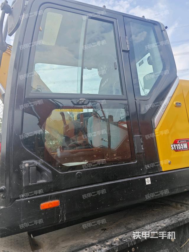 驾驶室左前45度（驾驶室部分）