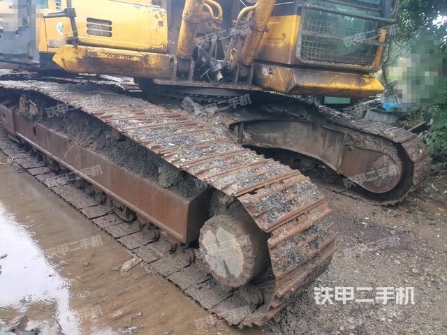 轉(zhuǎn)盤和下車架正前（工作和回轉(zhuǎn)裝置）