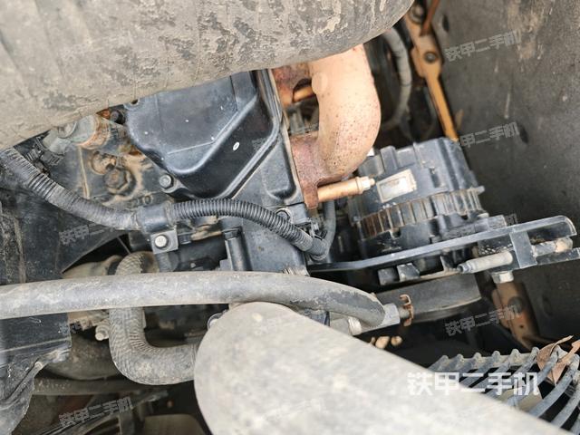 中央回转接头特写（上车部件）