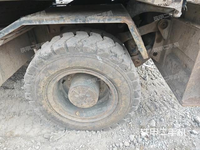 右驱动轮（行走机构）