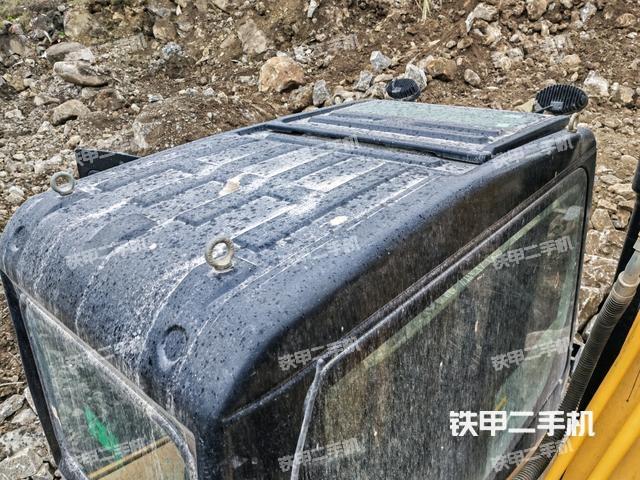 驾驶室顶部（整机外观）