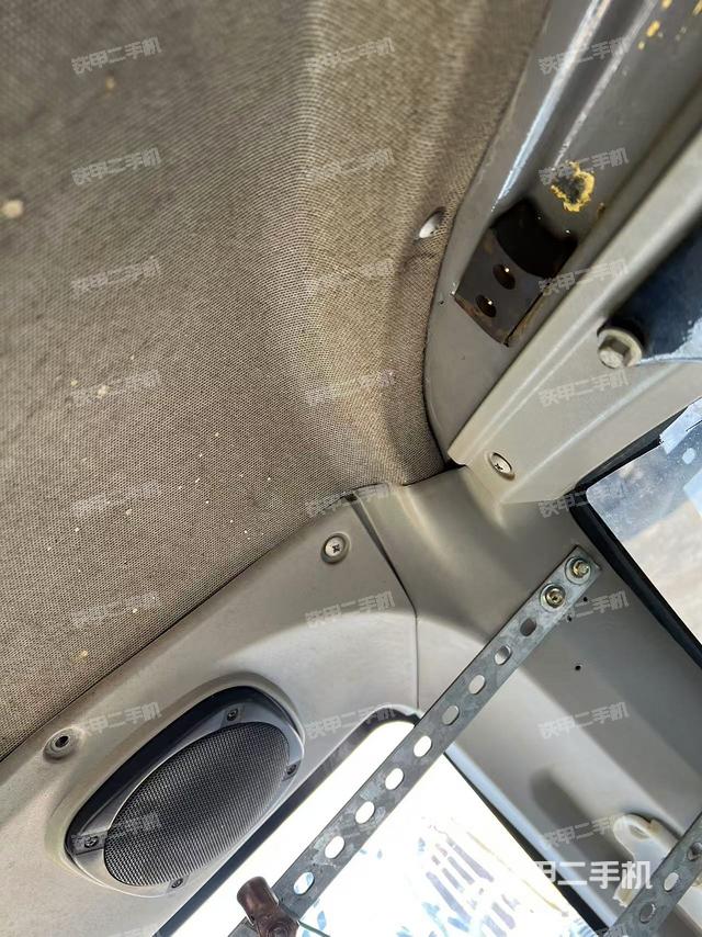 座椅右侧控制台/钥匙门/油门/含右手柄（驾驶室部分）