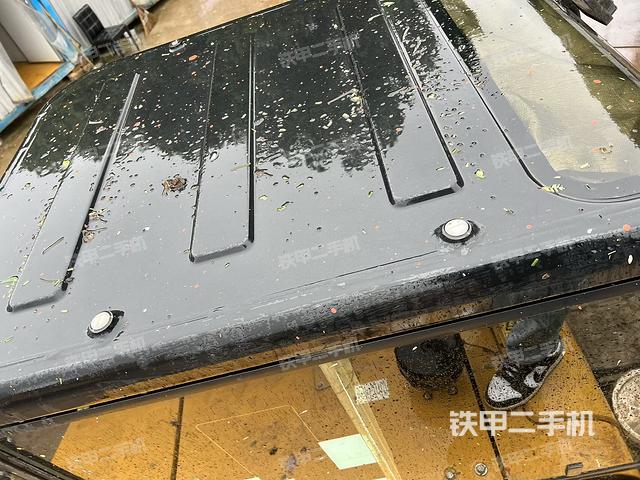 驾驶室顶部（整机外观）