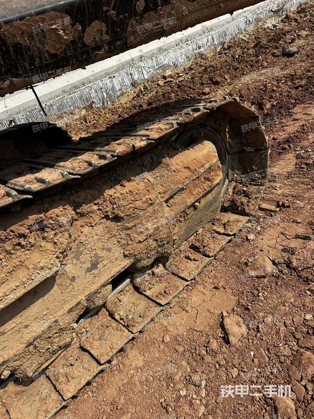 左側(cè)履帶整體?（行走機(jī)構(gòu)）