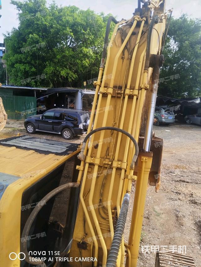 大臂背部俯视（工作和回转装置）