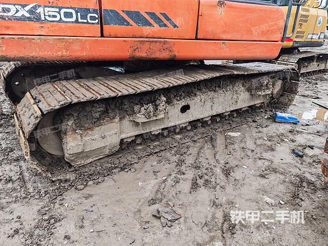 单侧履带整体（整机外观）